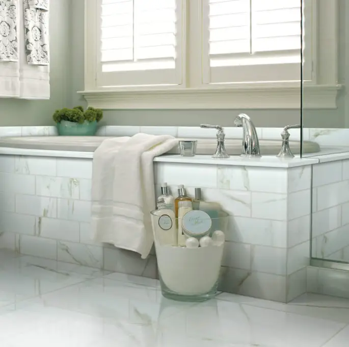 Countertop Bathroom tile | De/Mar Design Studio